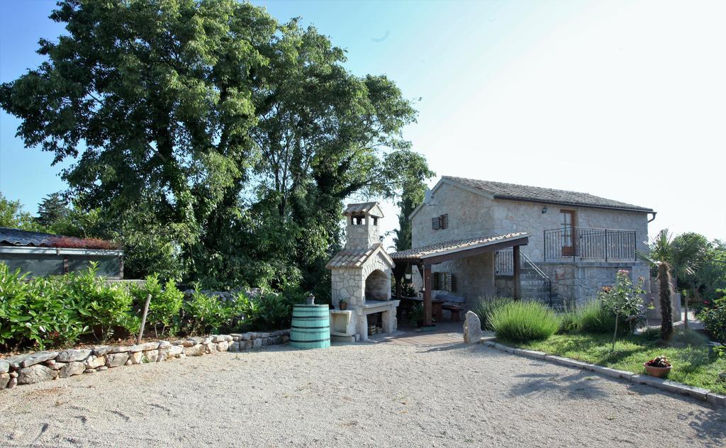 Holiday Home Rasopas Malinska Exterior photo