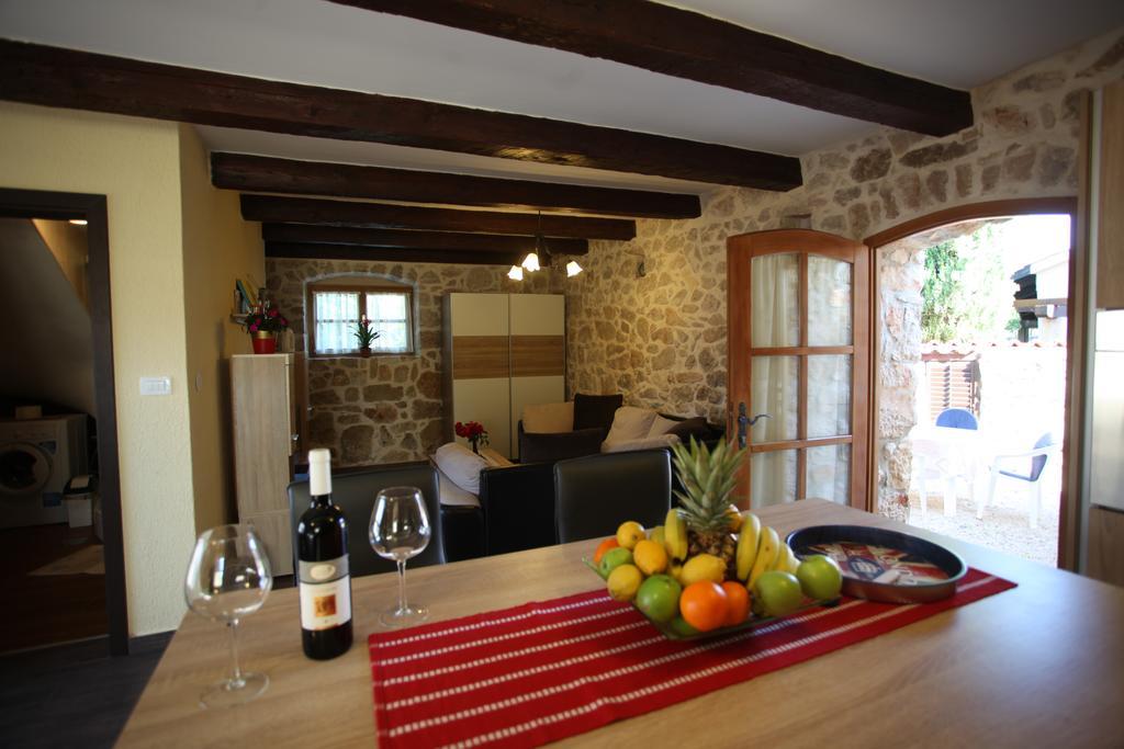 Holiday Home Rasopas Malinska Exterior photo
