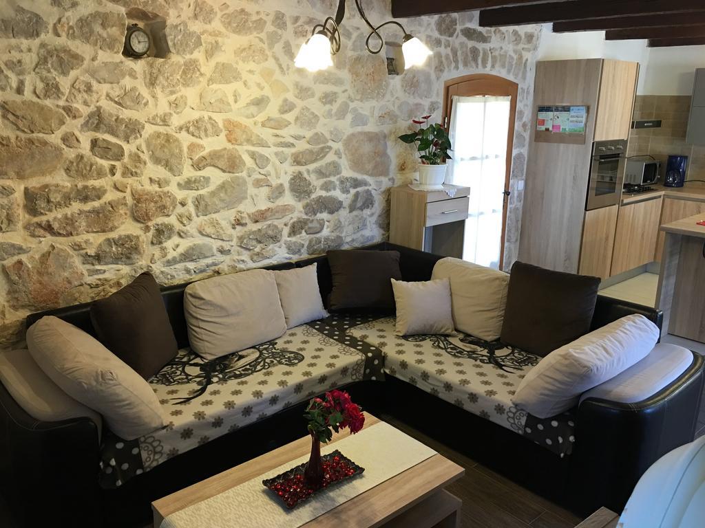 Holiday Home Rasopas Malinska Exterior photo